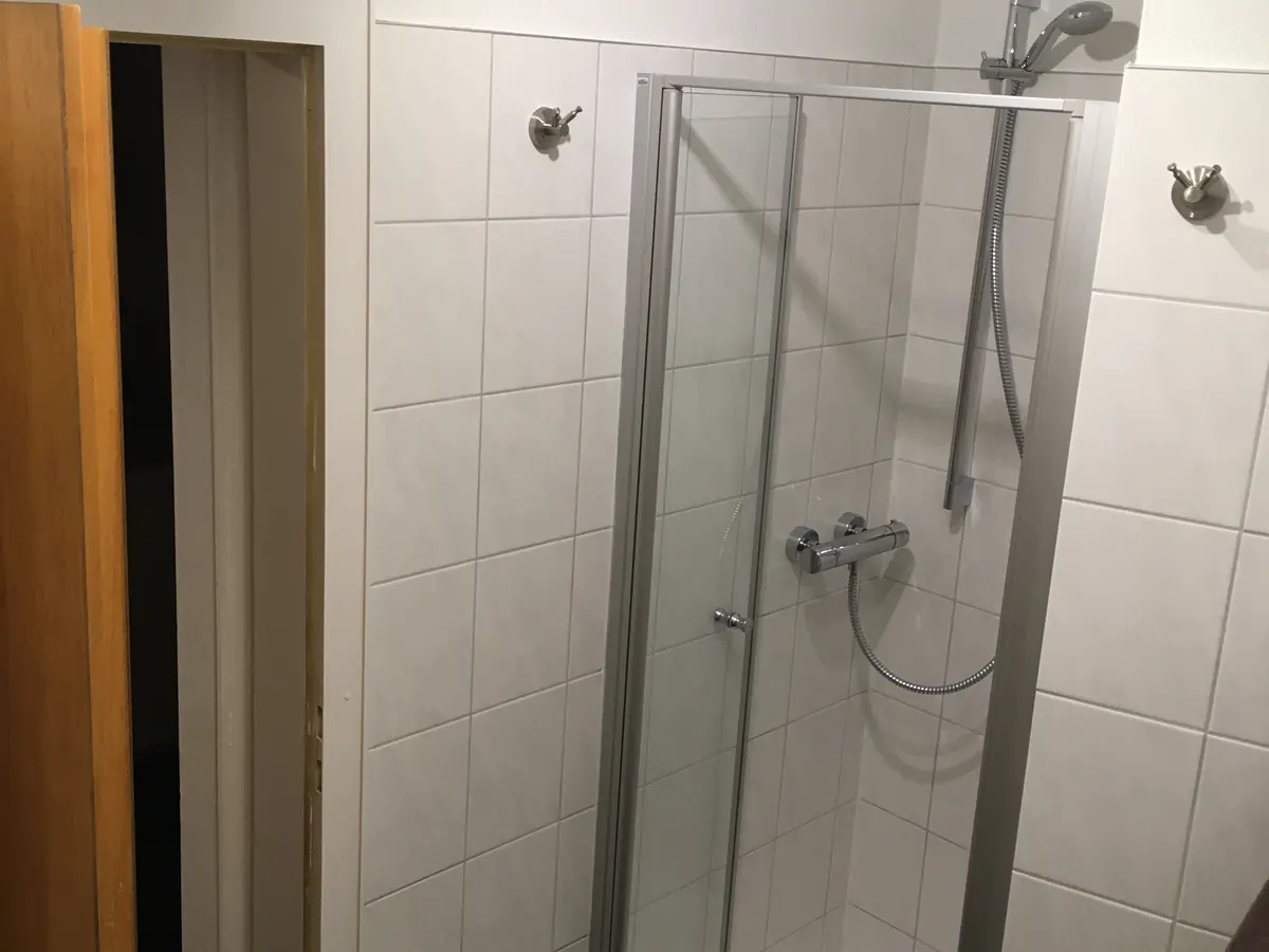Duschbad mit Glasdusche